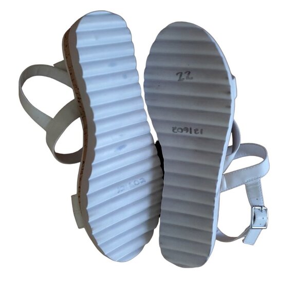 Madden Girl White Platform Sandals Size 11 - Picture 7 of 9